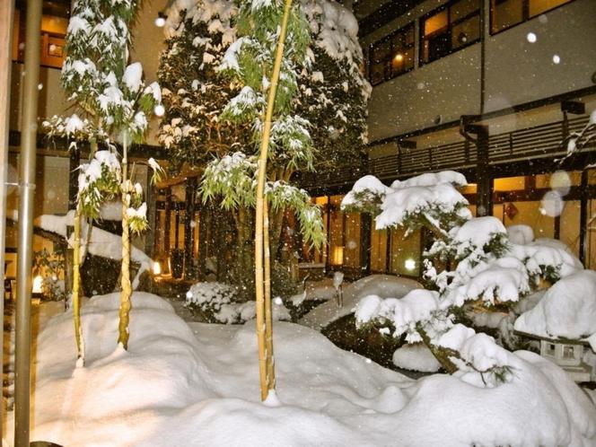 Yunokura Tsuruya Hotel Maniwa Exterior photo